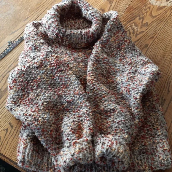 Chanky Sweater - Picture 5 of 6